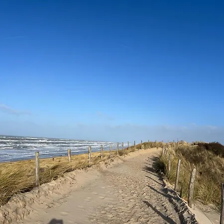 Aan Zee Apartment *