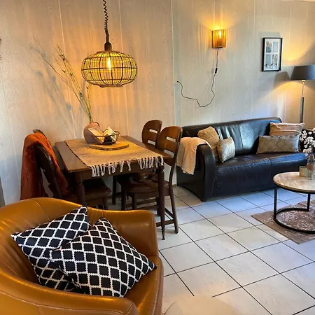 Aan Zee Apartman *