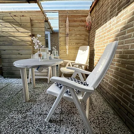 Aan Zee Apartman *